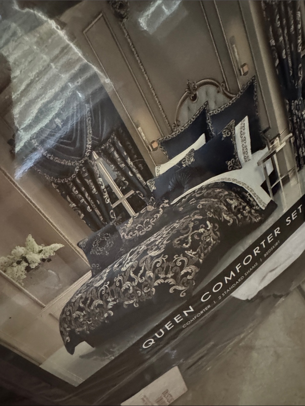 J.Queen New York elegant queen comforter set in navy blue with gold 😍